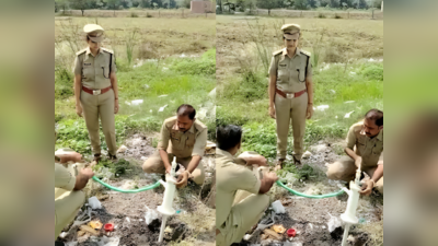ये क्या? ललितपुर में हैंडपंप से पानी की जगह निकली शराब, पुलिस वाले भी देखकर हुए हैरान