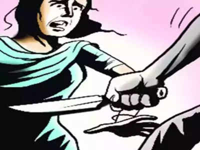 क्लीनिक में घुसकर महिला डॉक्टर पर चाकू से हमला, दिल्ली में पुलिस को चुनौती दे रहे बदमाश!