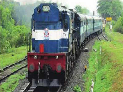 Konkan Railway News : कोकण रेल्वे मार्गावर अनेक गाड्या रद्द, प्रवाशांनी वेळापत्रक पाहूनच करा प्रवास...