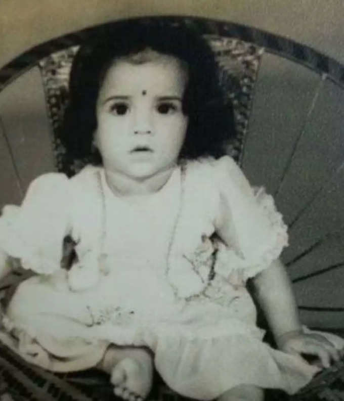 monalisa childhood pic