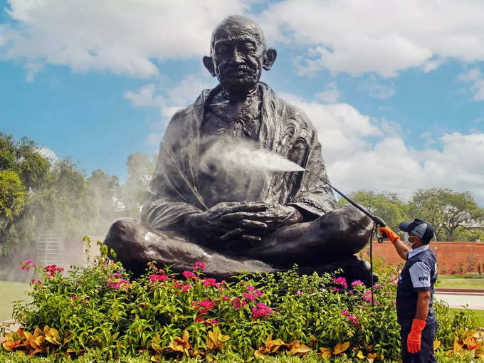 अहिंसा, दया और त्याग... मूरतों में महात्मा, बापू की हर प्रतिमा देती है सदमार्ग पर चलने की प्रेरणा