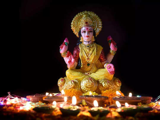 Lakshmi Ji: এই ৫ জিনিস অতি প্রিয় মা লক্ষ্মীর, তাঁর পুজোয় এগুলি অবশ্যই নিবেদন করুন