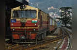 पर्यटकों के लिए खुशखबरी, कालका-शिमला रेलवे ट्रैक 84 दिन बाद बहाल, 50 यात्रियों के साथ पहुंची ट्रेन