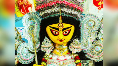 Durga Mantra: ಓಂ ಹ್ರೀಂ ಕ್ಲೀಂ ಚಾಮುಂಡಾಯೈ ವಿಚ್ಚೇ ಇದನ್ನು ಪಠಿಸಿದರೆ ಧನ ಲಾಭ..!