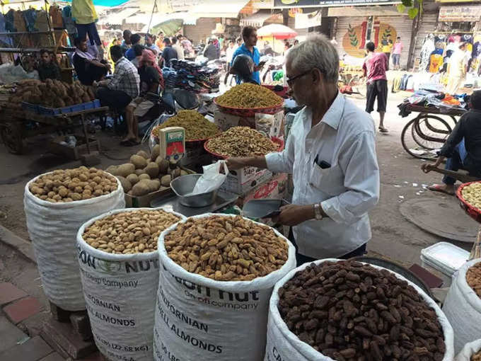 त्योहारों पर काम पकड़ लेता है रफ्तार