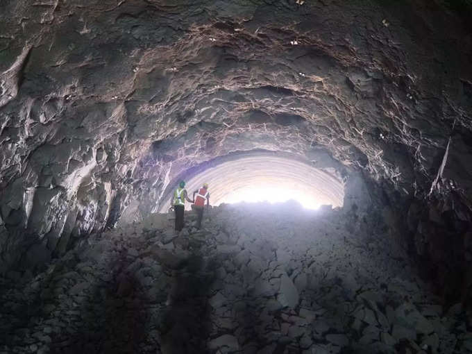 Mountain tunnel