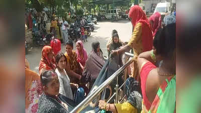 Faridabad News: फरीदाबाद के बीके अस्‍पताल के बाहर रोड पर महिला की डिलीवरी, घरवालों ने लगाया बड़ा आरोप