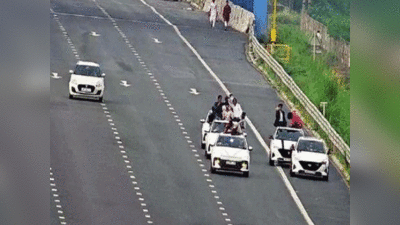 दिल्ली- मुंबई एक्सप्रेसवे पर 249 Km की रफ्तार से दौड़ रही थी फरारी, लग्जरी कारों की स्पीड से NHAI परेशान