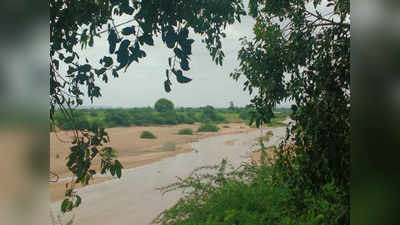 కర్నూలు: రేయ్ ఎవర్రా మీరంతా.. ఇదేం క్రేజ్‌రా బాబూ, ఏకంగా నది ఒడ్డునే!