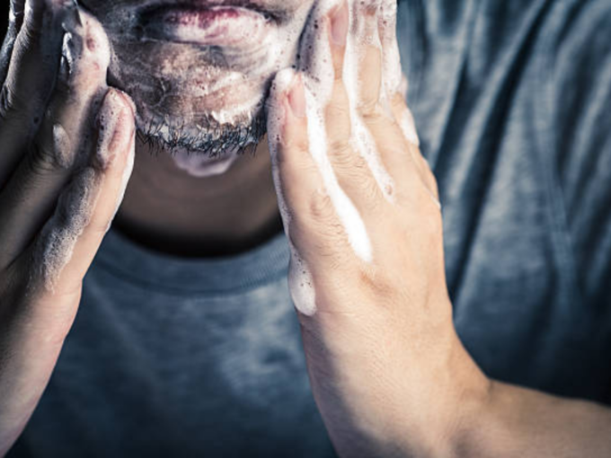 दाढीमध्ये नैसर्गिक मॉईस्चर कसे टिकवाल