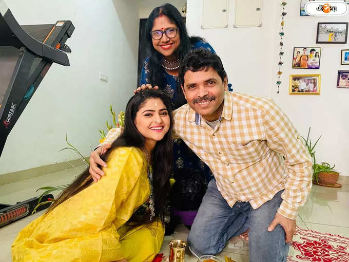 Aindrila With Parents