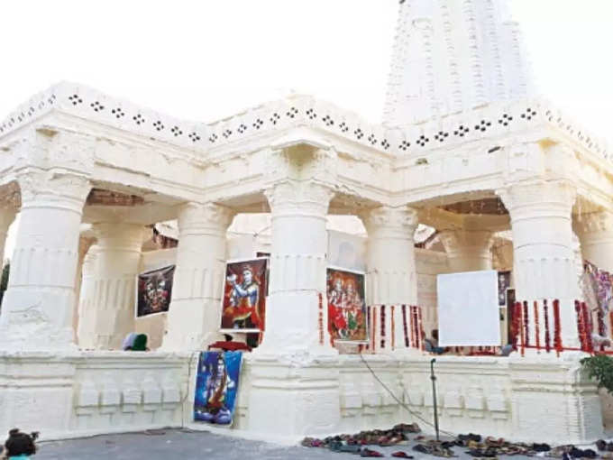 ಪಾಕಿಸ್ತಾನದ ಸಿಯಾಲ್‌ಕೋಟ್‌ನಲ್ಲಿ ದೇವಾಲಯವಿದೆ