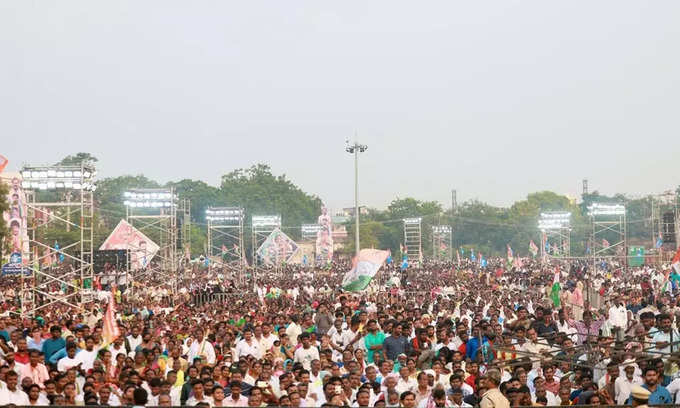 రాహుల్ గాంధీ యాత్రకు భారీ ఆదరణ.. అడుగడుగునా జన నీరాజనం