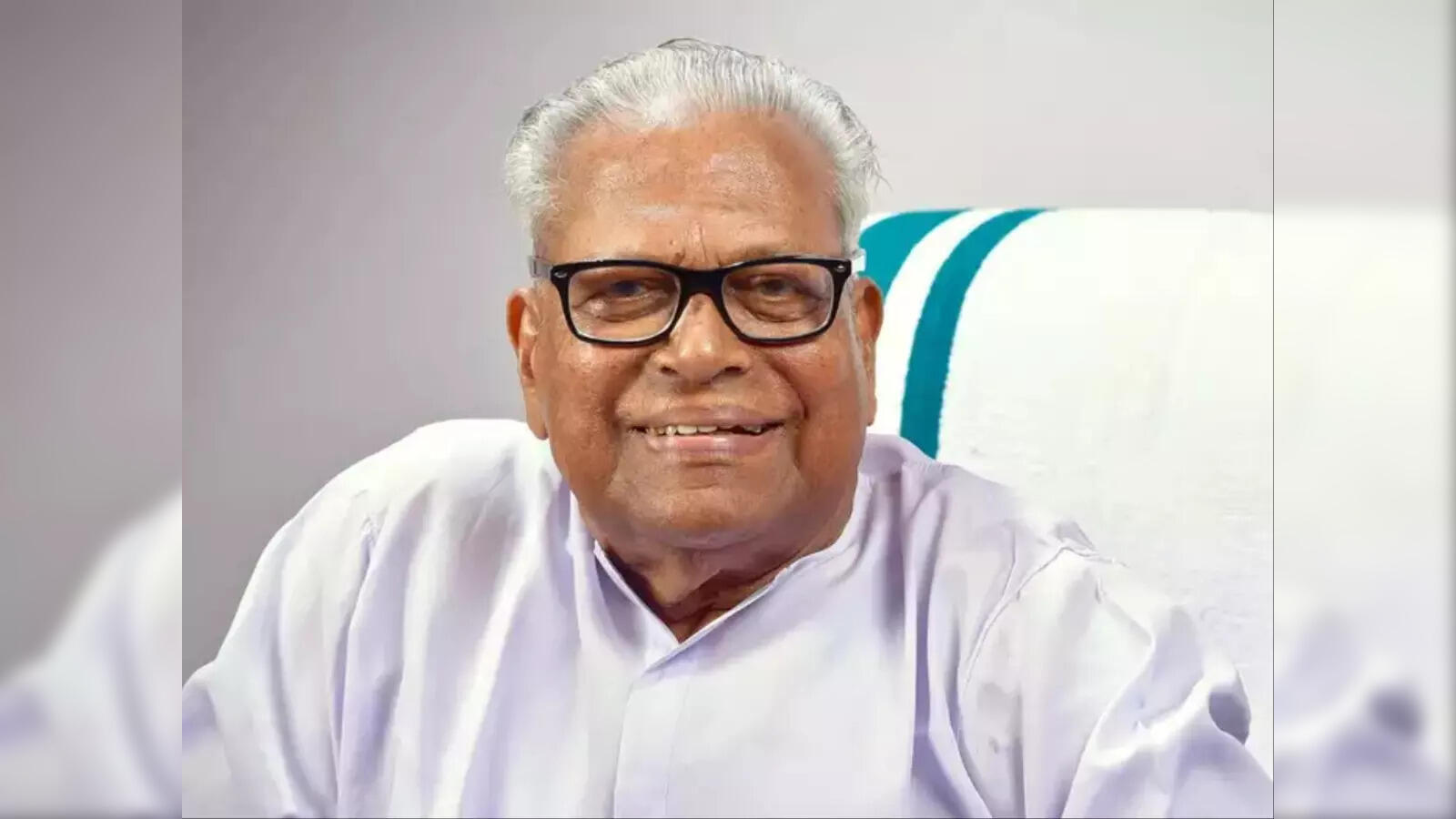 VS Achuthanandan,100 साल के हुए केरल के पूर्व CM अच्युतानंदन, 23 साल की उम्र में हुआ था मौत से सामना, पढ़ें कम्युनिस्ट दिग्गज की लाइफ स्‍टोरी - kerala former cm vs achuthanandan turns 100 birthday read life story of communist veteran - Navbharat Times
