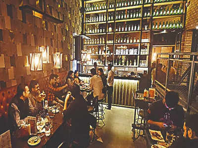 मोठी बातमी: बार, रेस्टॉरंट, क्लबमध्ये मद्याचे दर वाढणार; राज्य सरकारकडून व्हॅटमध्ये ५ टक्क्यांची वाढ