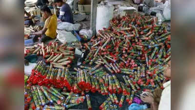 एक टन से ज्यादा अवैध पटाखा जब्त... दिल्ली में कैसे कंट्रोल होगा पलूशन?