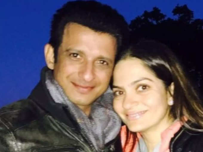 sharman joshi wife