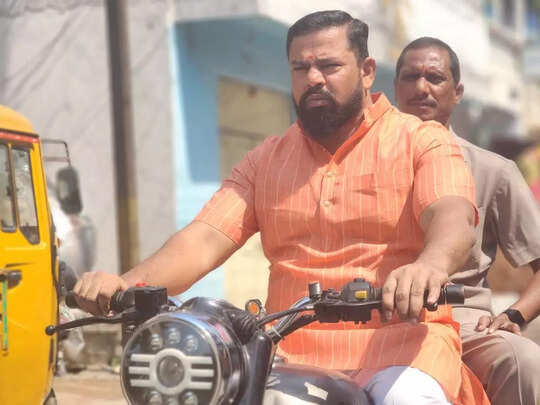कौन हैं टी राजा सिंह,मूर्तियां बनाई फिर वीडियो कैसेट बेची, 10 साल में विवादित बयानों से बटोरी सुर्खियां, जानिए टी राजा सिंह की कहानी - telangana bjp ...