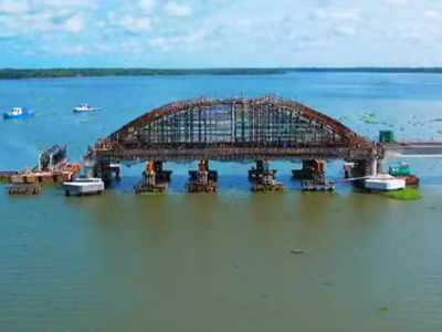 Perumbalam Bridge Arch Beam: 100 കോടി ചെലവിൽ അതിവേഗം ഉയർന്ന് പെരുമ്പളം പാലം; ആദ്യ ആർച്ച് ബീം റെഡി; പൂർത്തിയായത് 60 ശതമാനം നിർമാണം