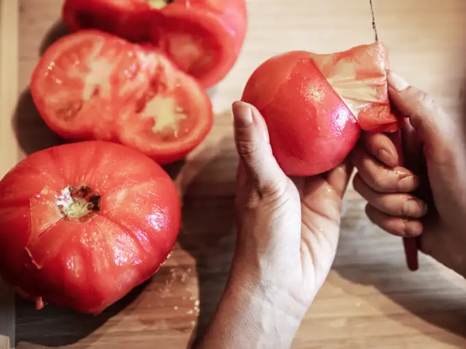 टमाटरआलू खाते हुए ना करें ये गलती