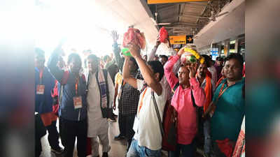 641 स्वयंसेवक पवित्र मिट्टी लेकर दिल्ली रवाना, अर्जुन मुंडा बोले- एक भारत श्रेष्ठ भारत की खुशबू बिखरेगी अमृत वाटिका