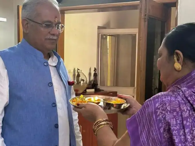 à¤ªà¤¤à¥à¤¨à¥ à¤¨à¥ à¤à¤¤à¤¾à¤°à¥ à¤à¤°à¤¤à¥