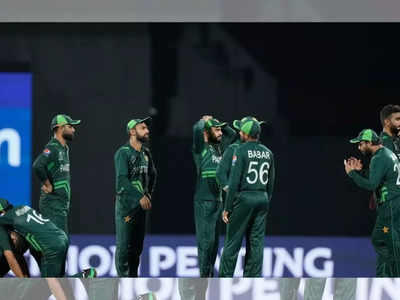 पाकिस्तान क्रिकेटमध्ये खळबळ; वर्ल्डकपमध्ये सुमार कामगिरीनंतर दिग्गजाचा राजीनामा