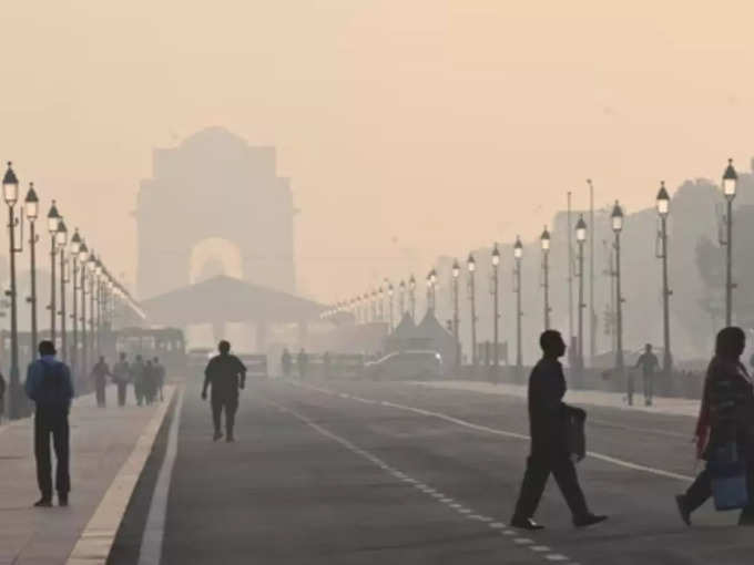​दिल्ली-एनसीआर में शाम 4 बजे तक भी नहीं साफ हुई हवा 