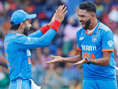 IND vs SL 33rd ODI Live Score : শ্রীলঙ্কাকে ৩০২ রানে হারিয়ে বিশ্বকাপের সেমিফাইনালে ভারত