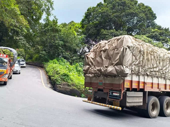 Thamarassery Churam Lorry Stuck