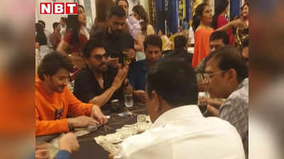 टेबल पर ताश के पत्ते और नोटों की गड्डी लिए पोकर खेल रहे महेश बाबू और वेंकटेश, क्लब से सामने आईं फोटोज