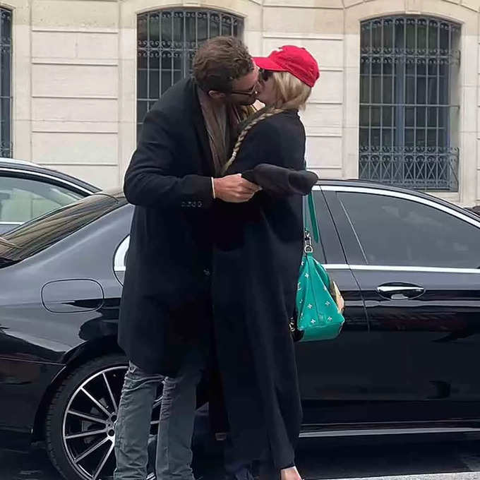 Sophie Turner kiss to Peregrine Pearson