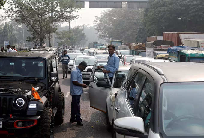 दूसरे राज्यों की टैक्सियां को दिल्‍ली में एंट्री नहीं