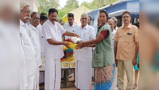 திருப்பூர் உடுமலை;  தூய்மை பணியாளர்களுக்கு தீபாவளி போனஸ் வழங்கி அசத்திய திமுக பிரமுகர்!