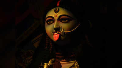 Kali Puja 2023: কালী পুজোয় জপ করুন এই স্তোত্র, কোন উপায়ে খুশি হবেন মা কালী? সব জানুন এখানে