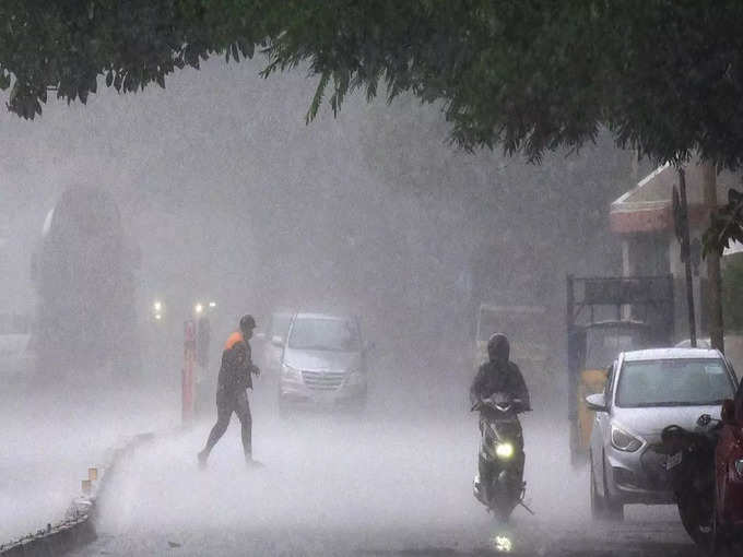 heavy rain image