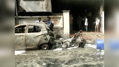 हैदराबाद के नामपल्ली बाजारघाट में लगी भीषण आग, कॉम्प्लेक्स के गोदाम में जिंदा जले 6 लोग