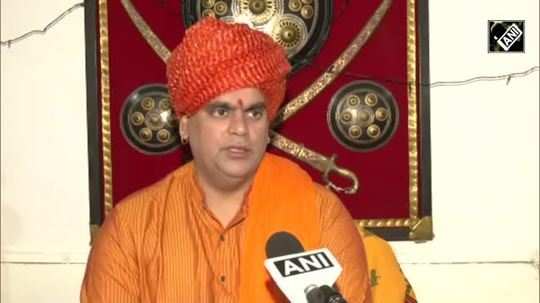 swami prasad maurya laxmi devi comment chakrapani replied watch video