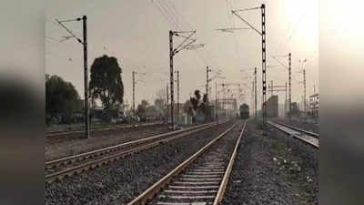 धुएं के चलते देवरिया में अचानक बजने लगा शहीद एक्सप्रेस ट्रेन का फायर अलार्म, मच गई दहशत