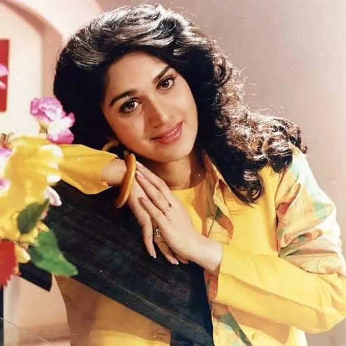 meenakshi seshadri amrita singh fight