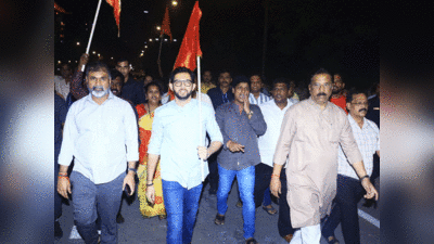 डेलिसल रोड पुल का रातोंरात किया उद्घाटन, मुंबई पुलिस ने आदित्य ठाकरे पर की FIR, महाराष्ट्र में गरमाई सियासत
