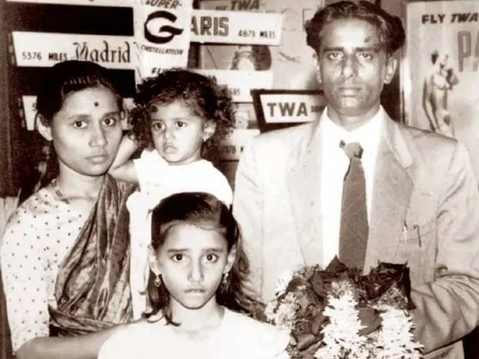 smita patil childhood family