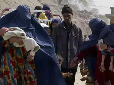 लाखो कमावूनही हात रिकामे! अफगाण निर्वासितांची पाकिस्तानातून सक्तीने घरवापसी