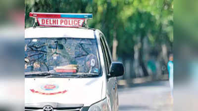 स्कूटी सवार को कार ने मारी टक्कर, सड़क पर बिखरा परिवार, दिल्ली में दर्दनाक रोड एक्सीडेंट में 3 की मौत