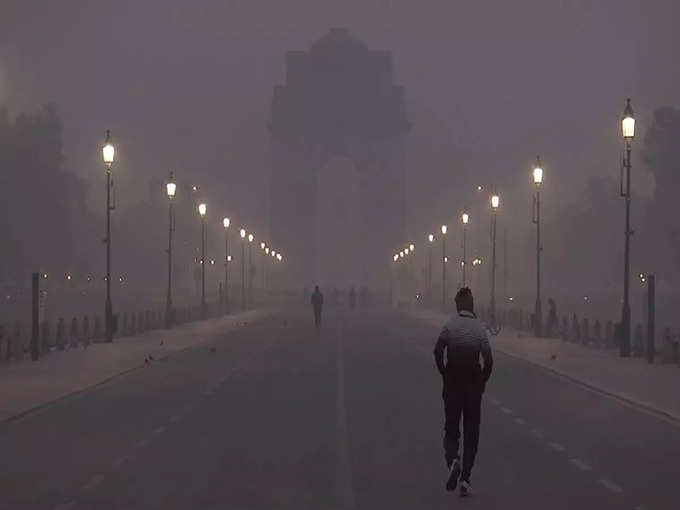 दिल्ली में बढ़ रही ठंड