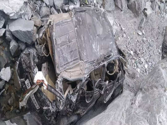 नैनीताल में 500 मीटर गहरी खाई में गिरी कार, यूपी के रामपुर निवासी पांच युवकों की मौत
