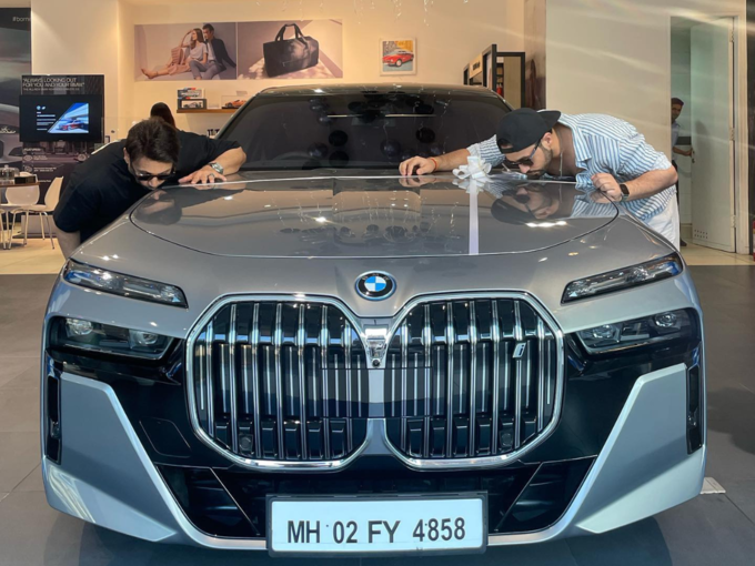 शेखर सुमन की BMW i7