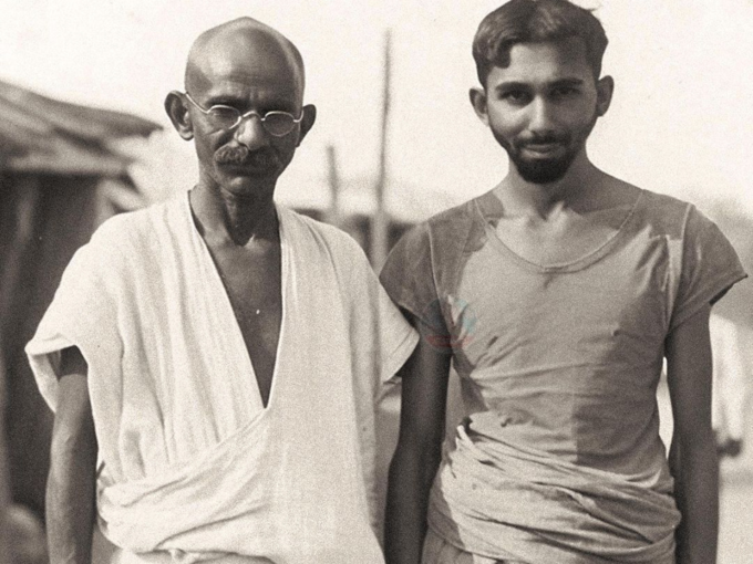 महात्मा गांधी के साथ Orry 