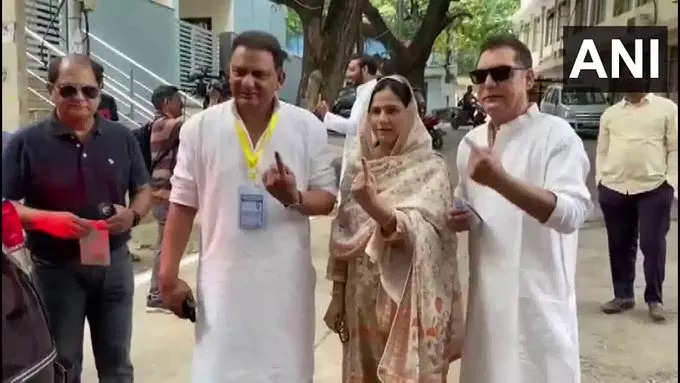 पूर्व क्रिकेटर और कांग्रेस जुबली हिल्स के विधायक उम्मीदवार मोहम्मद अजहरुद्दीन ने हैदराबाद में अपना वोट डाला।