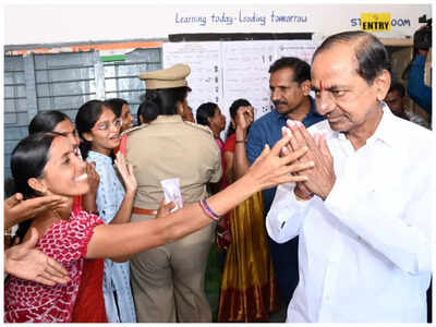 చింతమడక వాసులు మామూలోళ్లు కాదుగా.. కేసీఆర్నే మించిపోయారు..! చింతమడక వాసులు మామూలోళ్లు కాదుగా.. కేసీఆర్నే మించిపోయారు..!